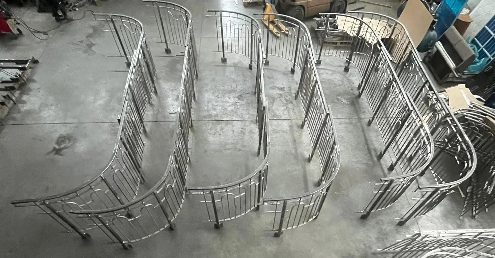 Balconi e parapetti in acciaio inox su misura